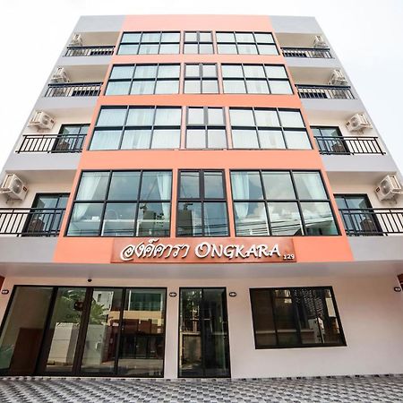 Ongkara Near Bts Thonglor Hotel Bangkok Buitenkant foto